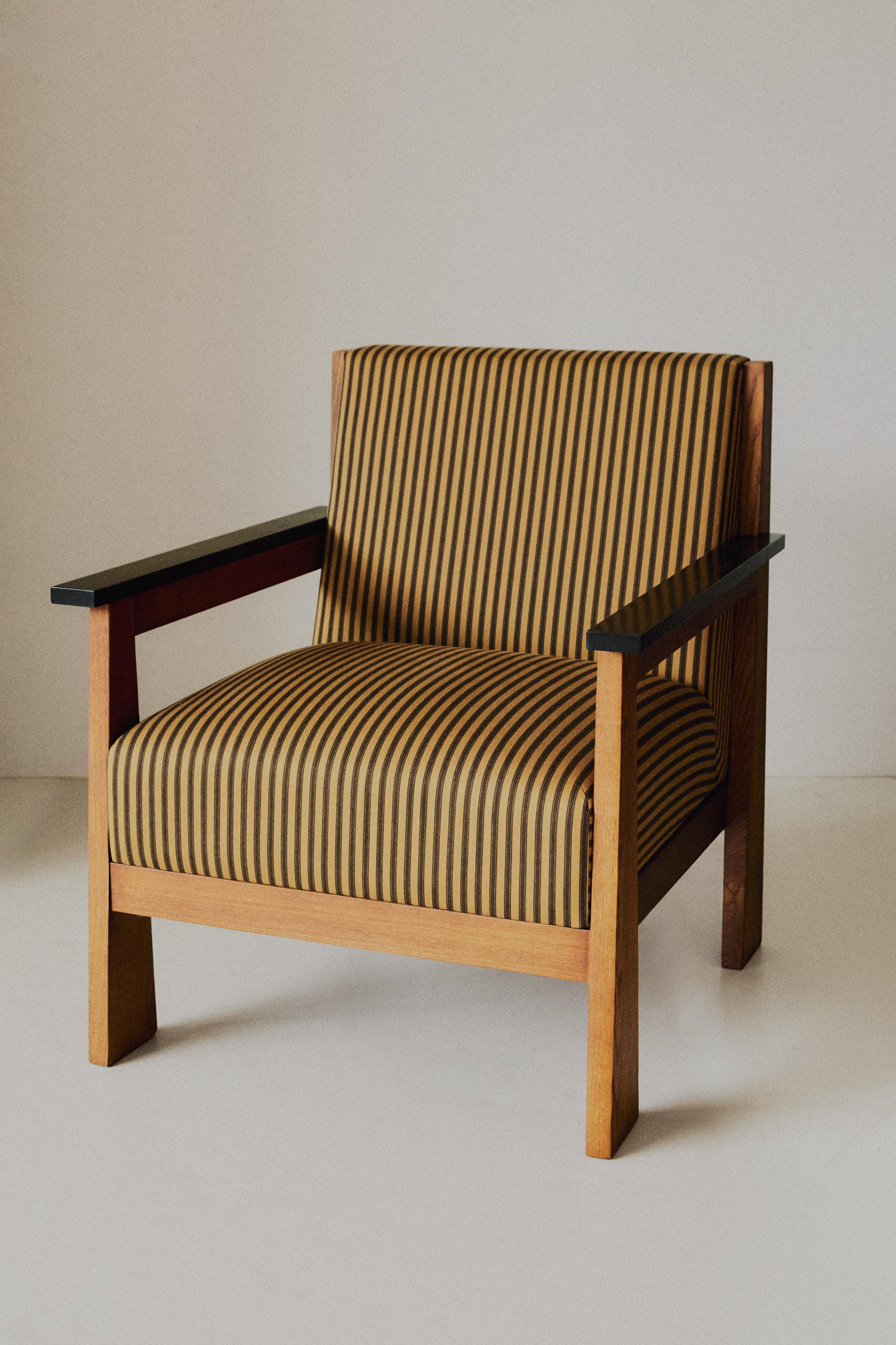 STRIPED ASH ACCENT CHAIR